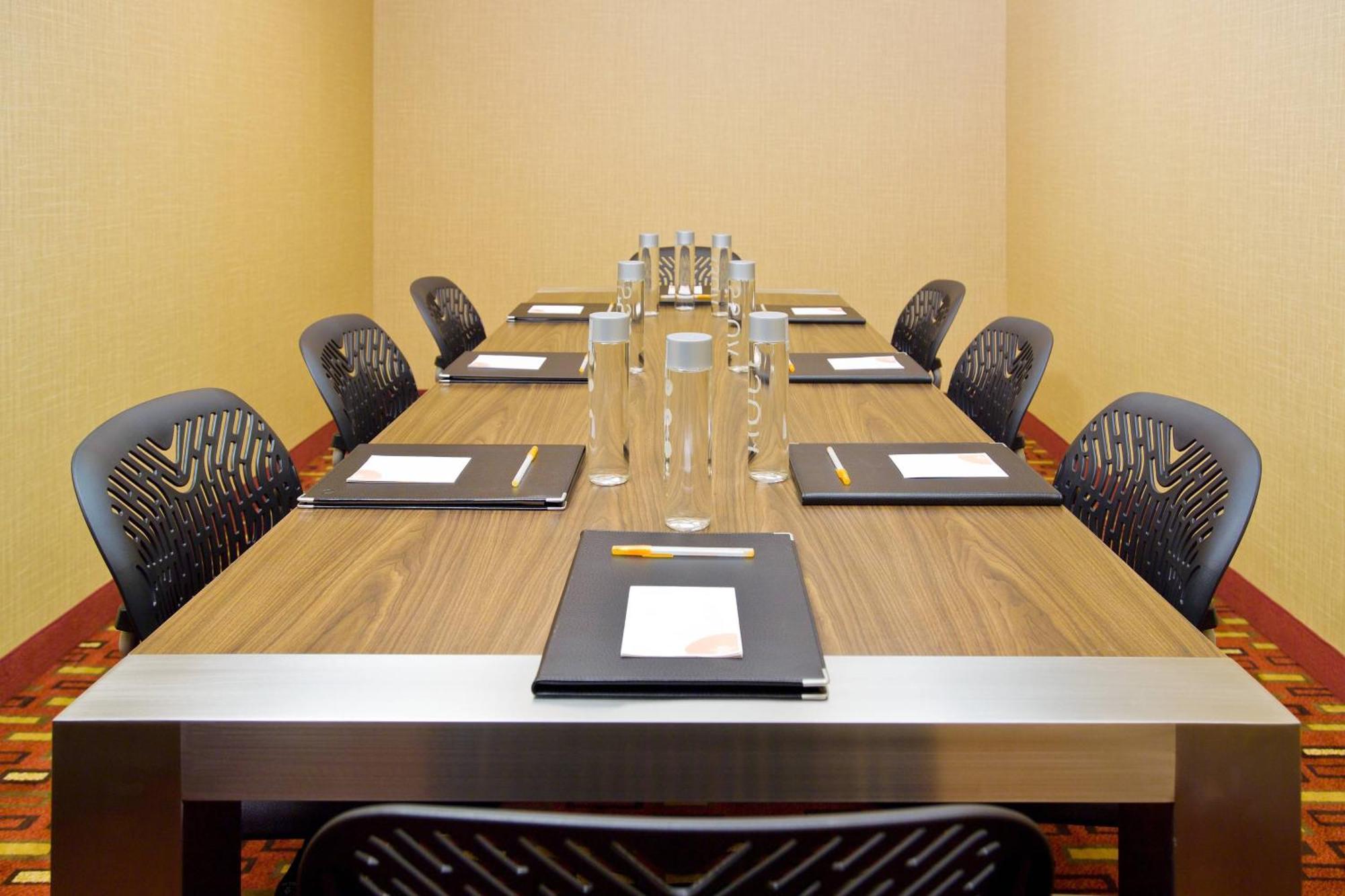 Courtyard By Marriott 3* Fresno