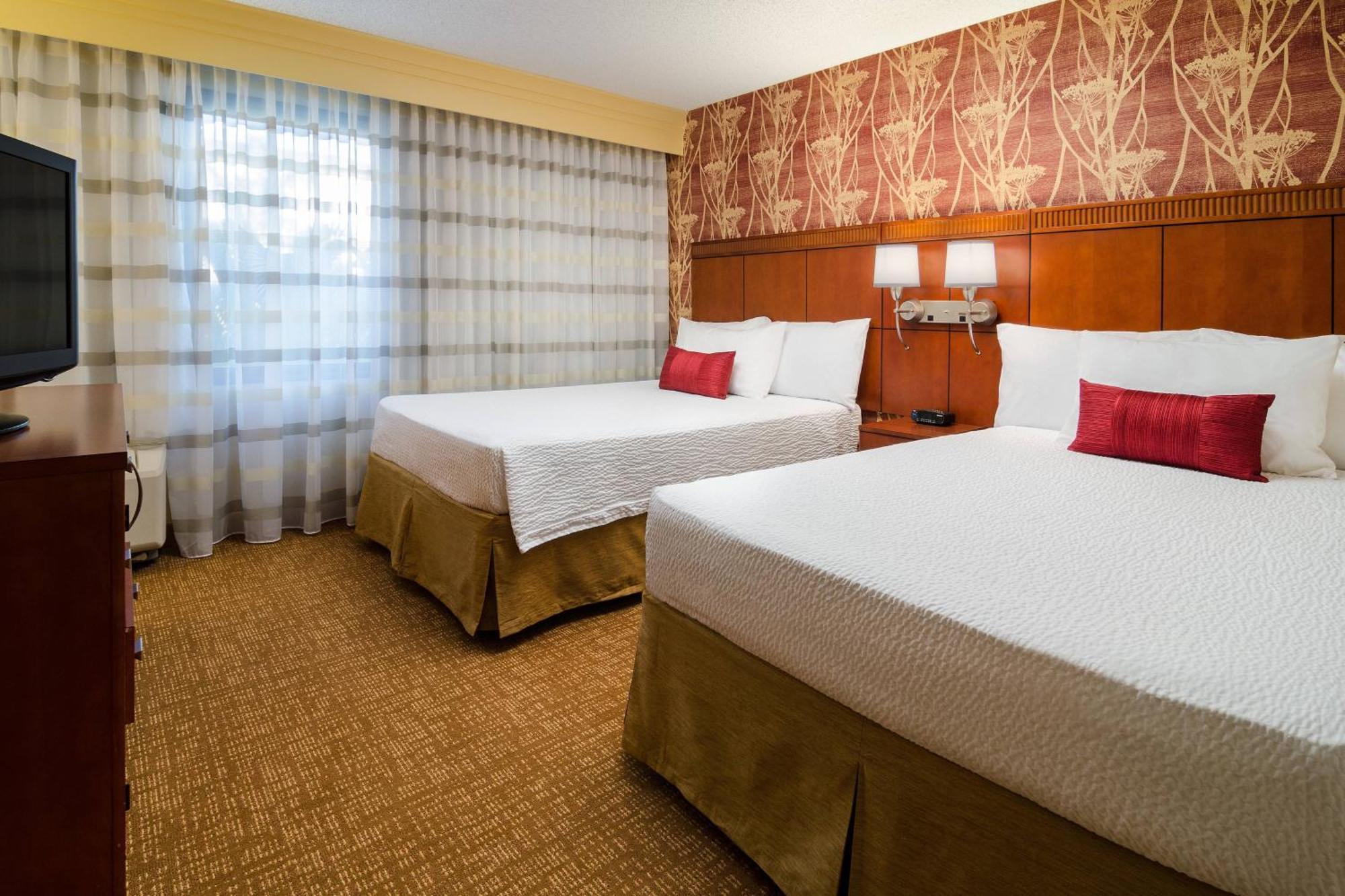 Courtyard By Marriott Hotel Fresno