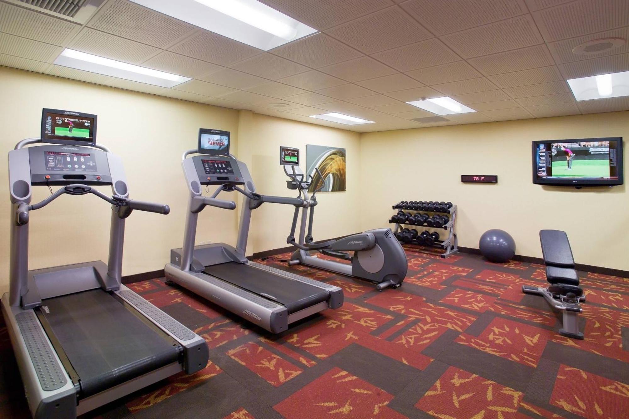 Courtyard By Marriott Hotel Fresno