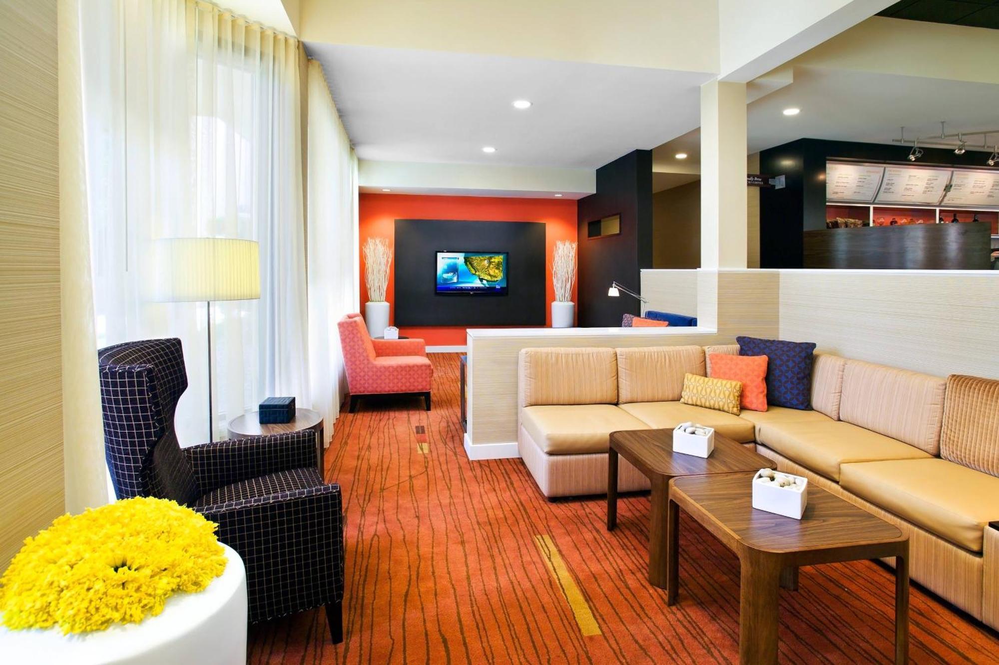 Courtyard By Marriott