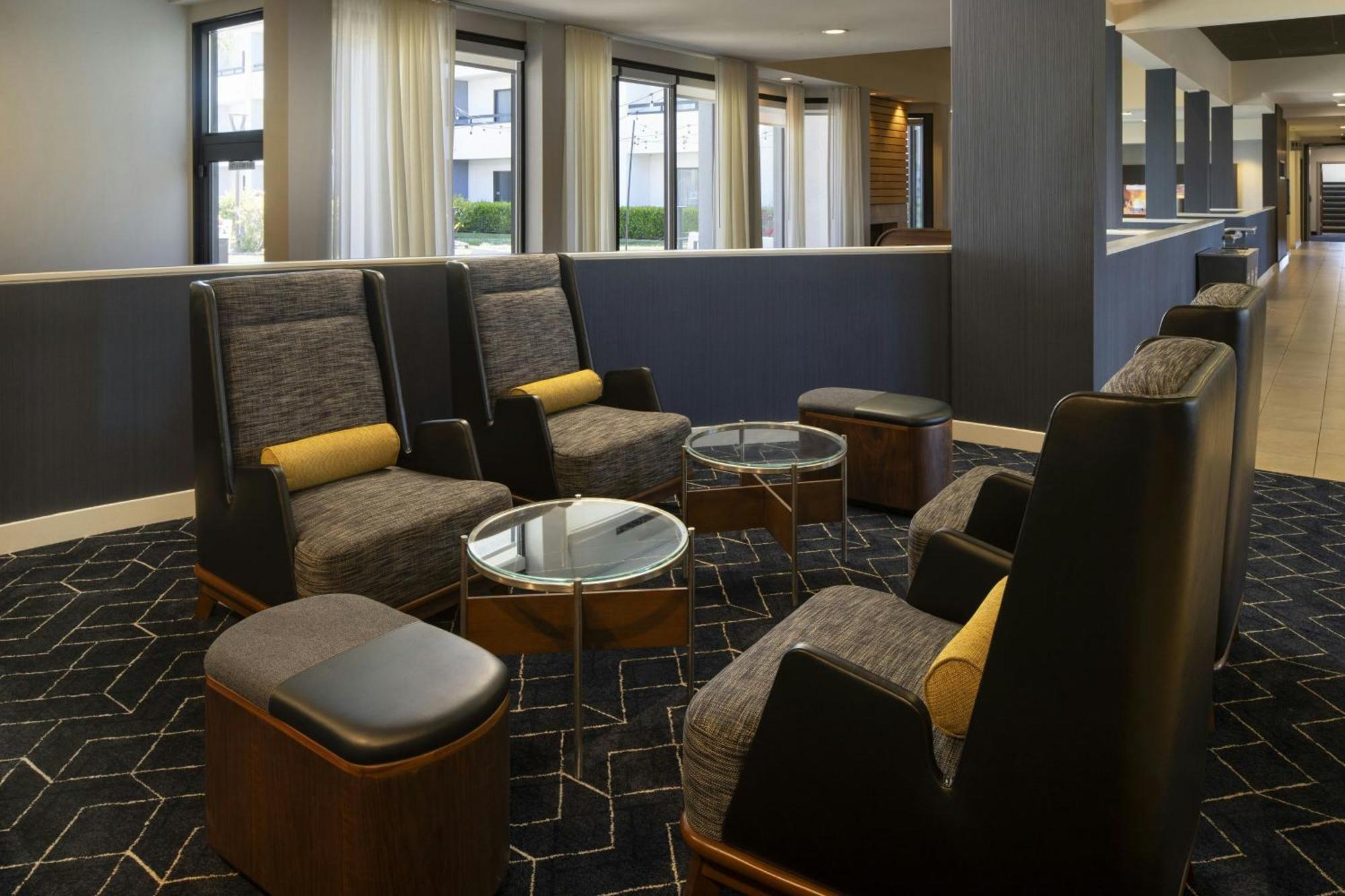 Courtyard By Marriott