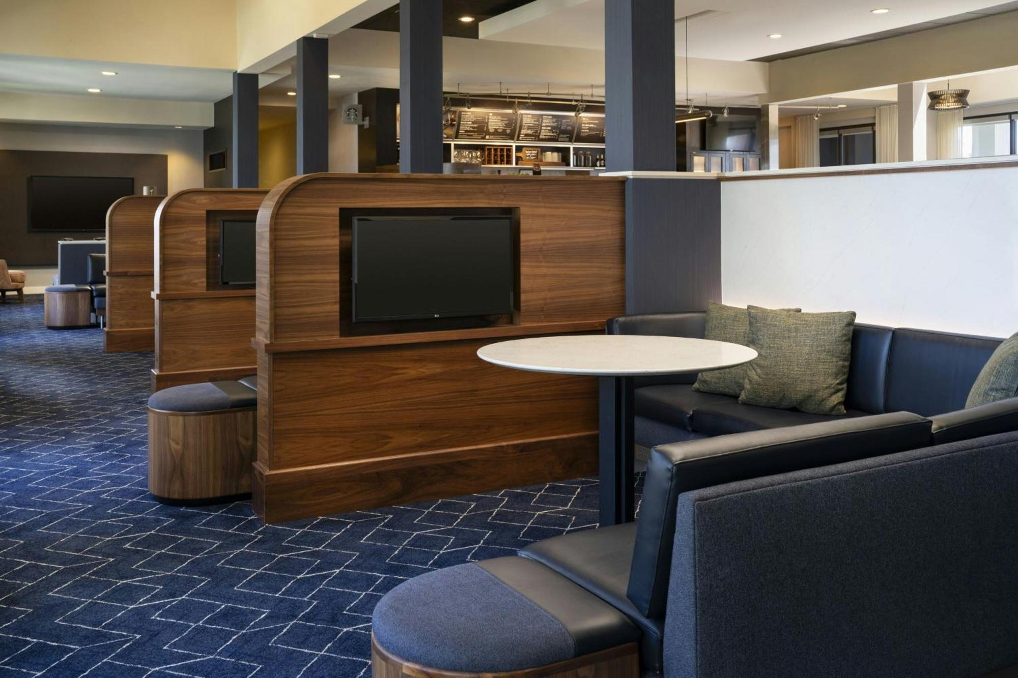 Courtyard By Marriott Hotel 3*